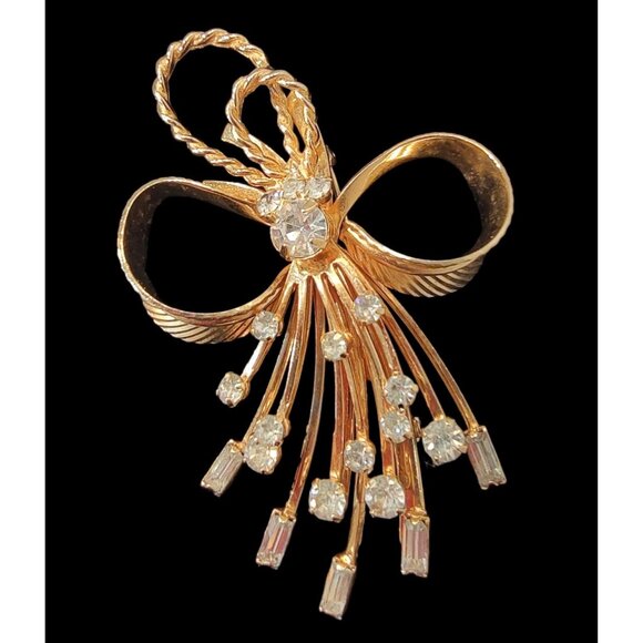 Sarah Coventry Gold-Tone Ribbon Brooch With Clear Rhinestones, Vintage - Picture 1 of 4